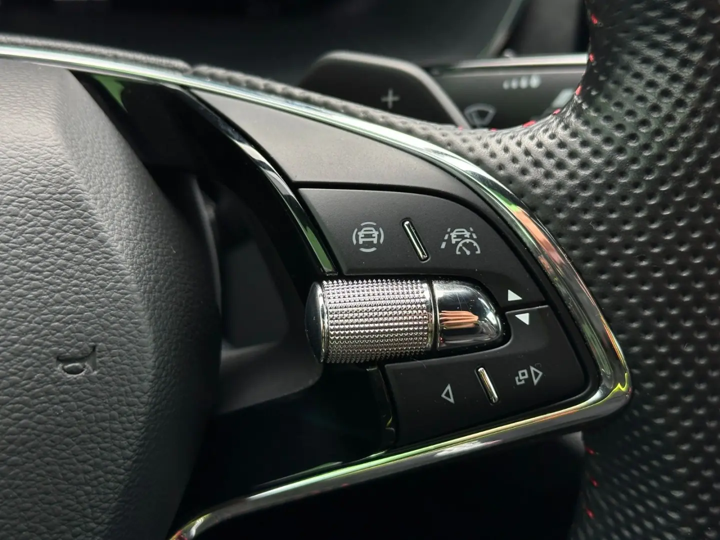 Skoda Octavia RS 245PS  DSG Head-Up KAMERA DCC LM19