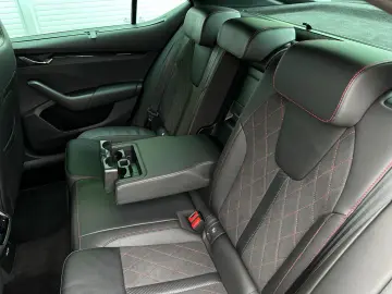 Skoda Octavia RS 245PS  DSG Head-Up KAMERA DCC LM19
