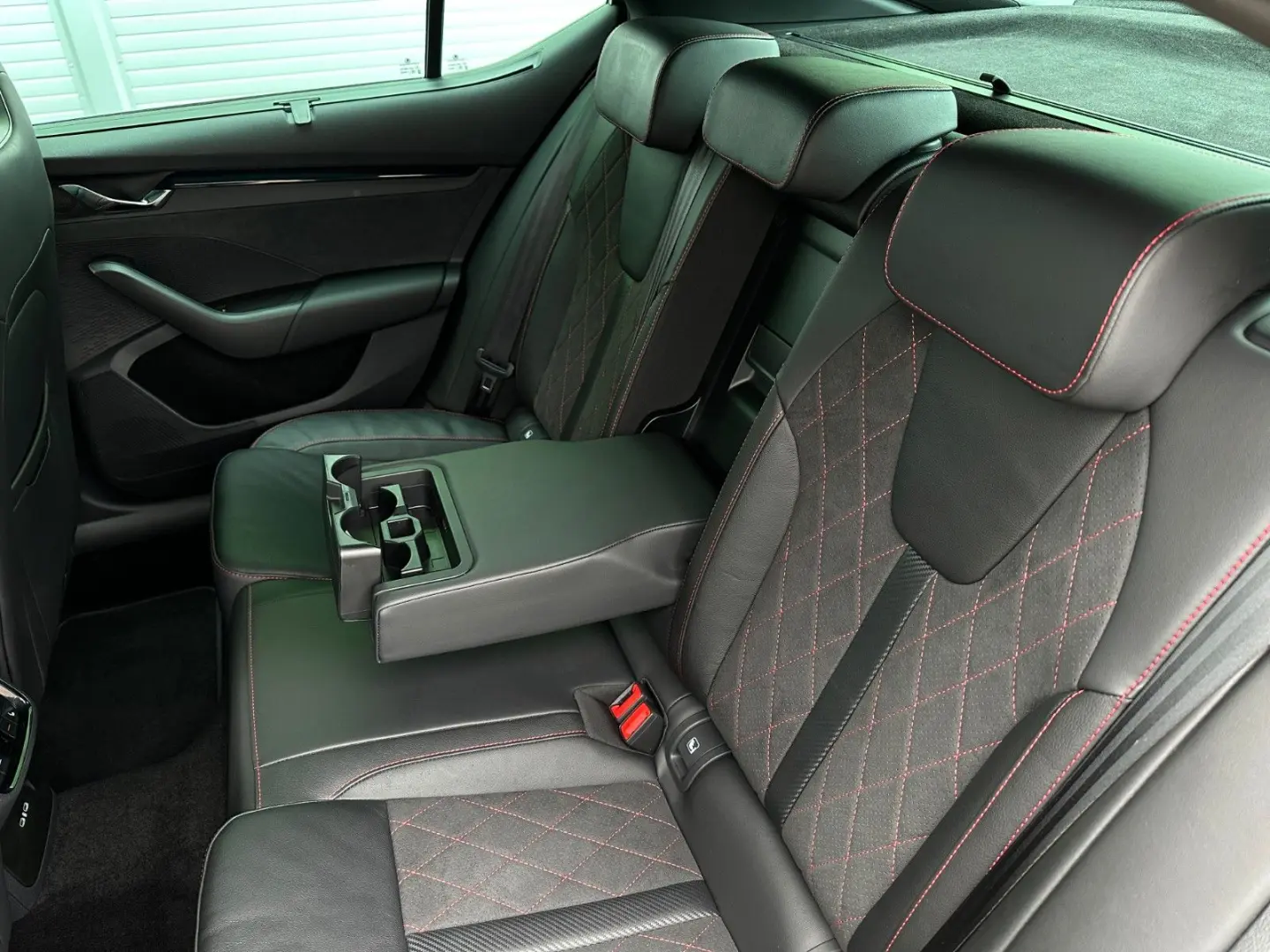 Skoda Octavia RS 245PS  DSG Head-Up KAMERA DCC LM19