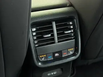 Skoda Octavia RS 245PS  DSG Head-Up KAMERA DCC LM19