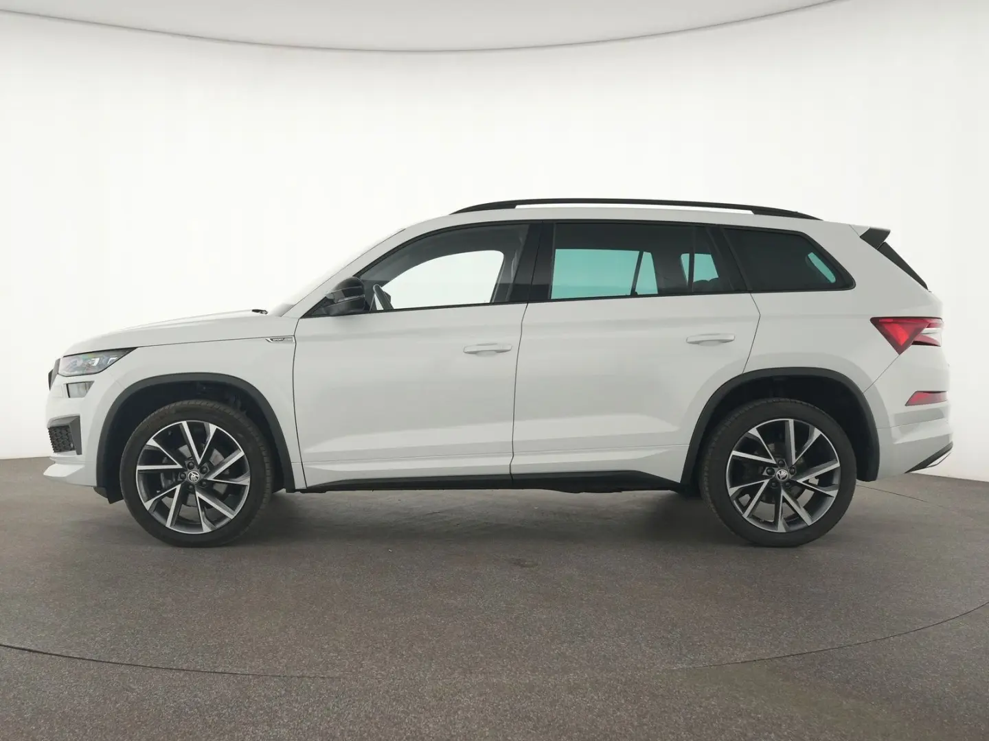 Kodiaq Sportline Pano Nav CarPlay PDC SHZ Kamera