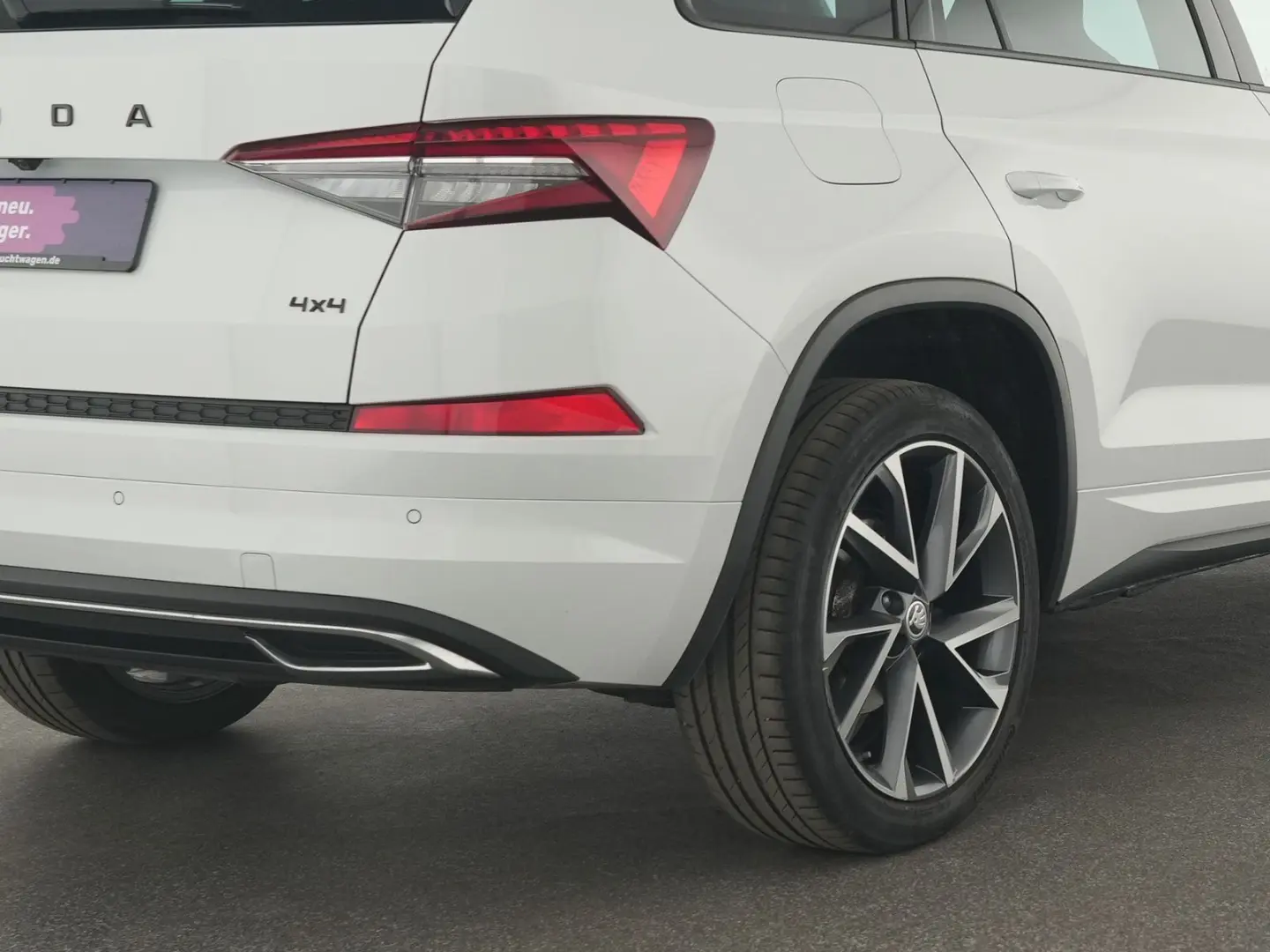 Kodiaq Sportline Pano Nav CarPlay PDC SHZ Kamera
