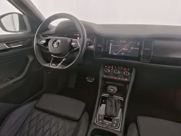 Kodiaq Sportline Pano Nav CarPlay PDC SHZ Kamera