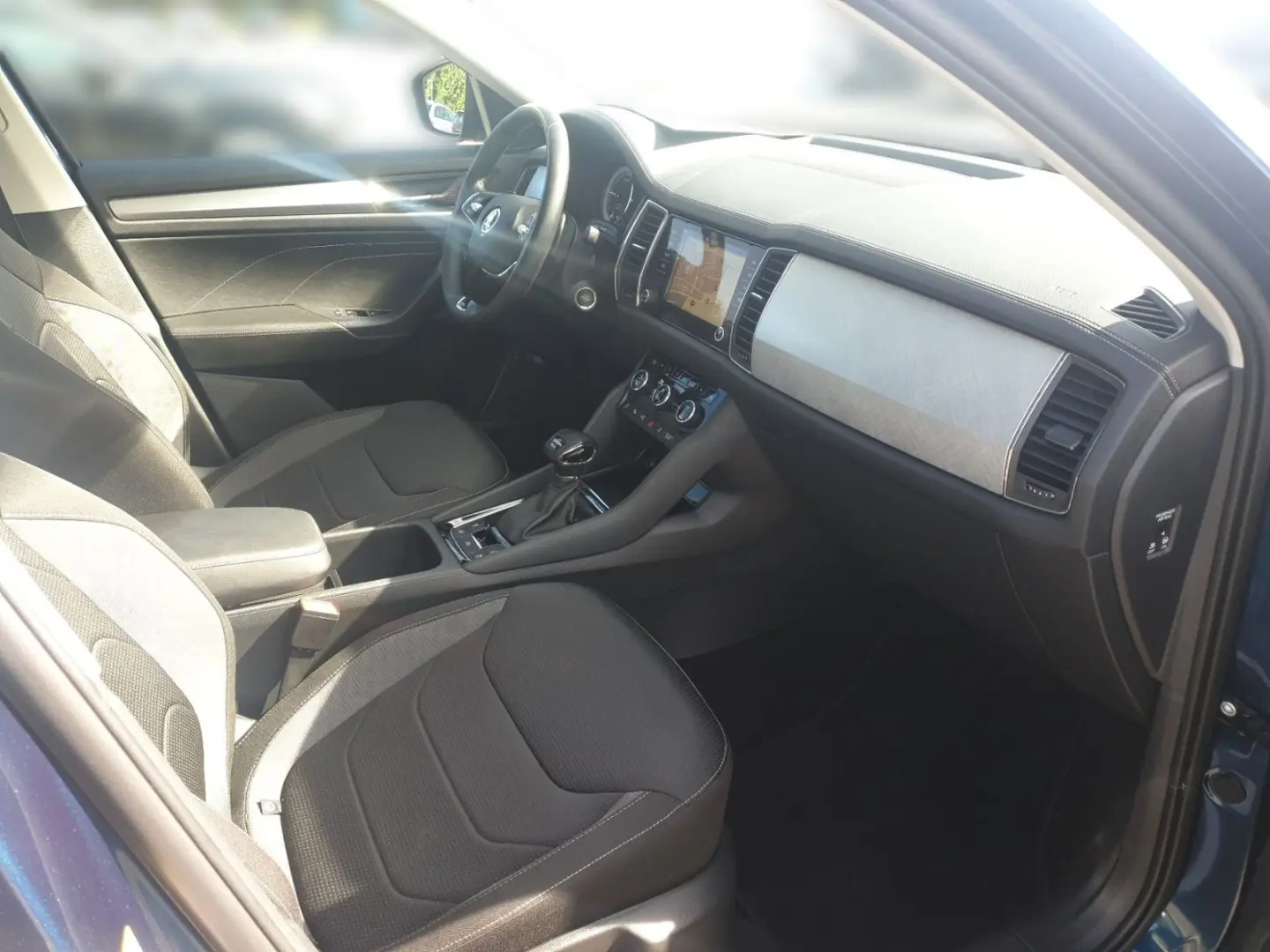 Kodiaq 2.0 TDI DSG 4x4 TOUR  PANO  360   MATRIX