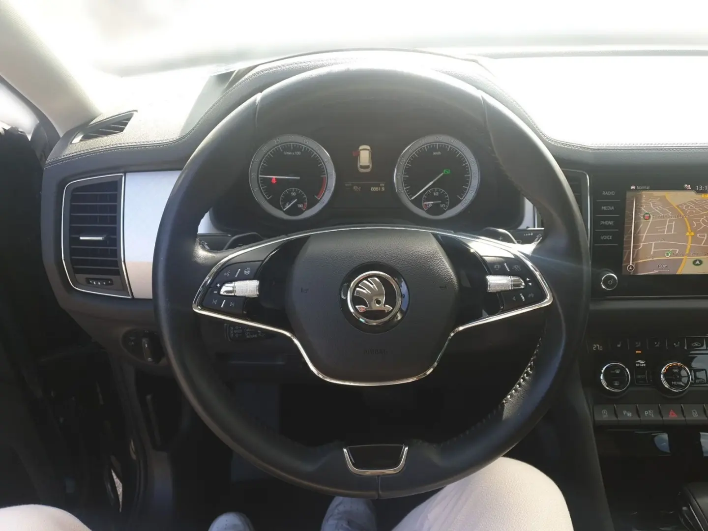 Kodiaq 2.0 TDI DSG 4x4 TOUR  PANO  360   MATRIX