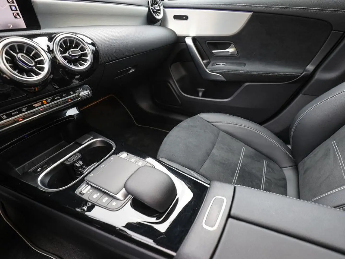CLA 250 e Coupé AMG-Sport/LED/Pano/Night/Ambi/18