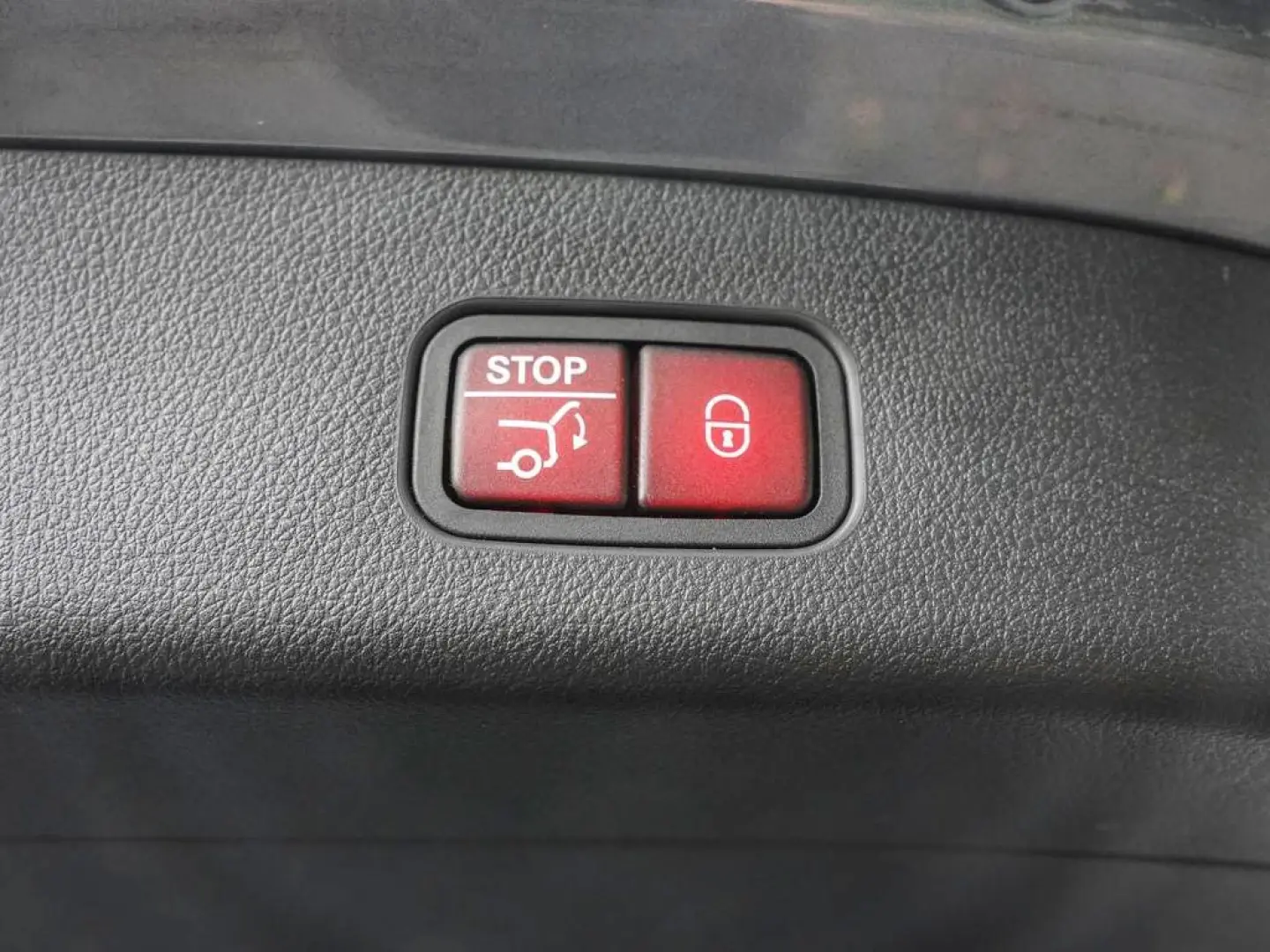 GLC 300 e 4M AMG-L/Massage/Ventilation/360/Burmester/Keyless