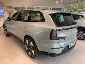 EX90 Ultra Pure Electric AWD