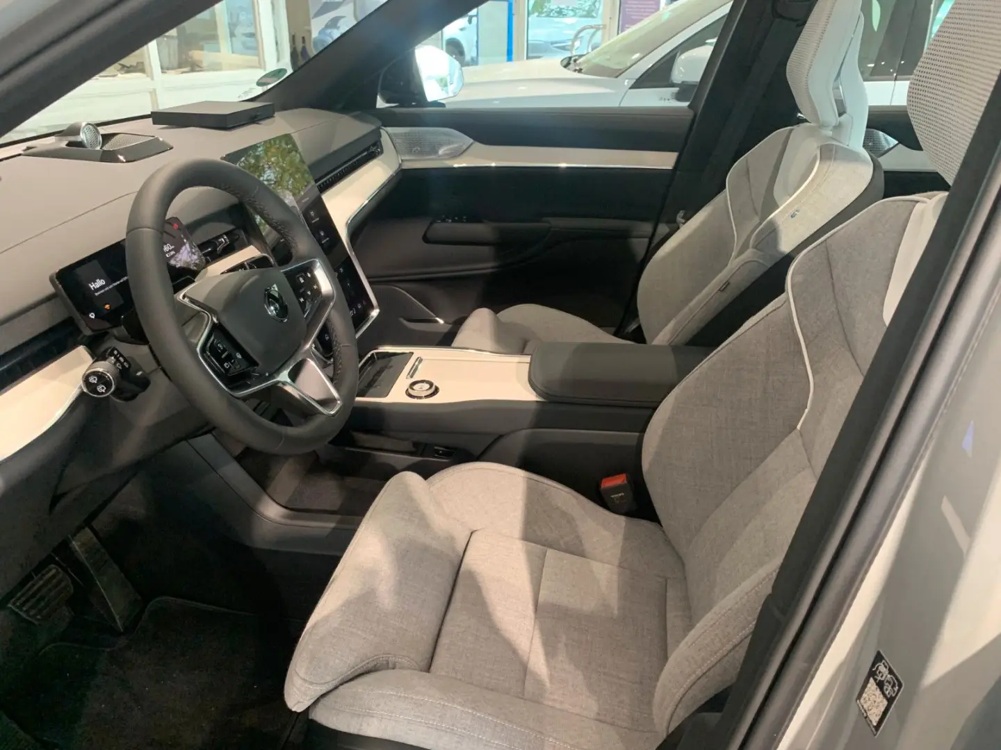 EX90 Ultra Pure Electric AWD