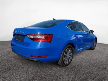 Skoda Superb 2.0 TDI Ambition KAMERA NAVI \ACC LED