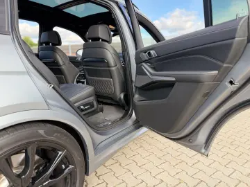 X7 M60