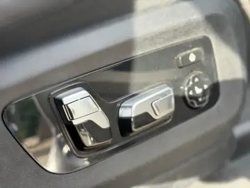 X7 M60