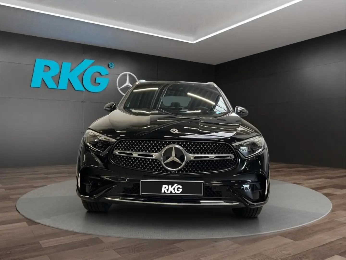 GLC300de 4M AMG DISTRONIC PANORAMA NAVI 360  VENTILATION