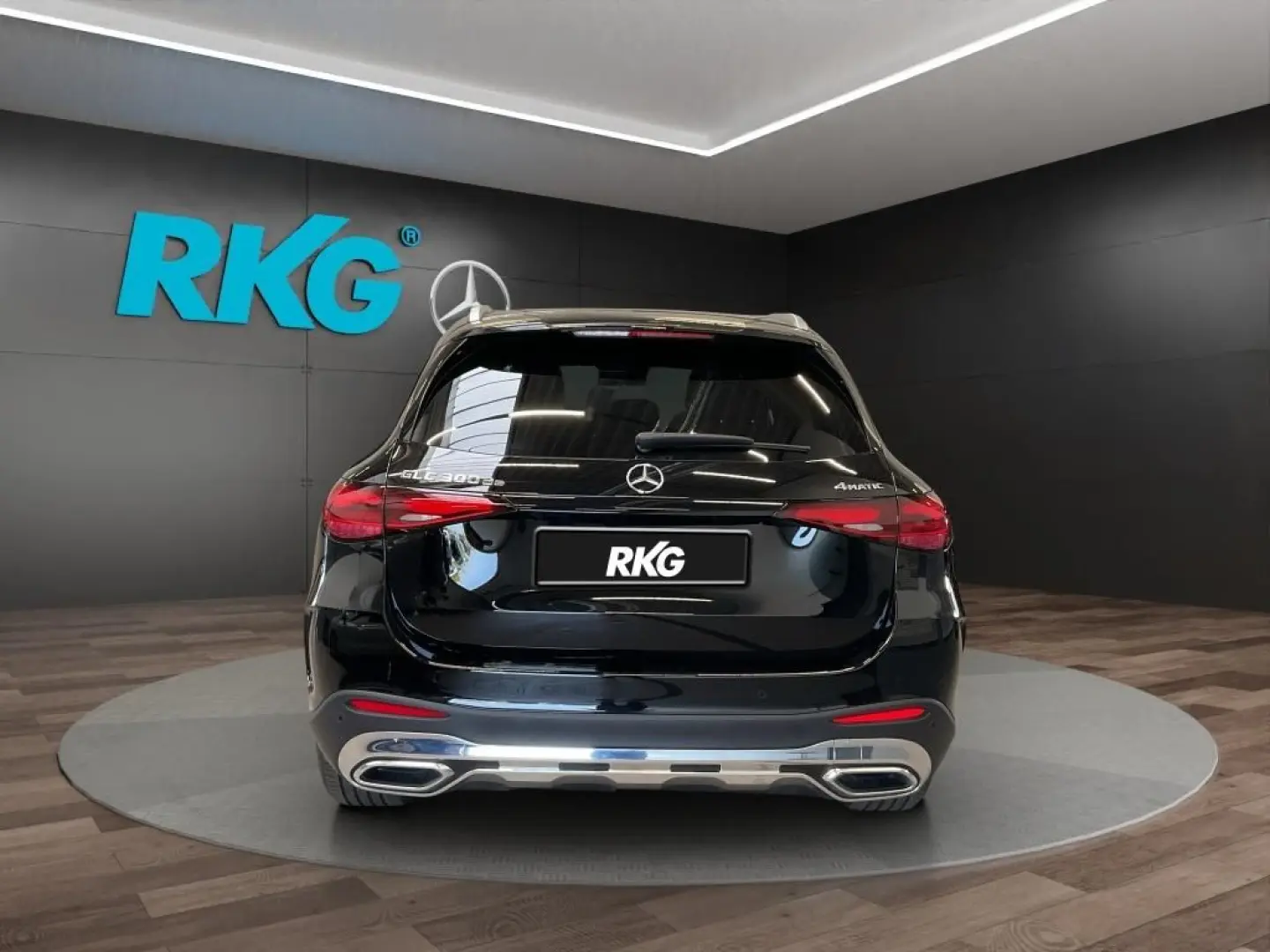 GLC300de 4M AMG DISTRONIC PANORAMA NAVI 360  VENTILATION