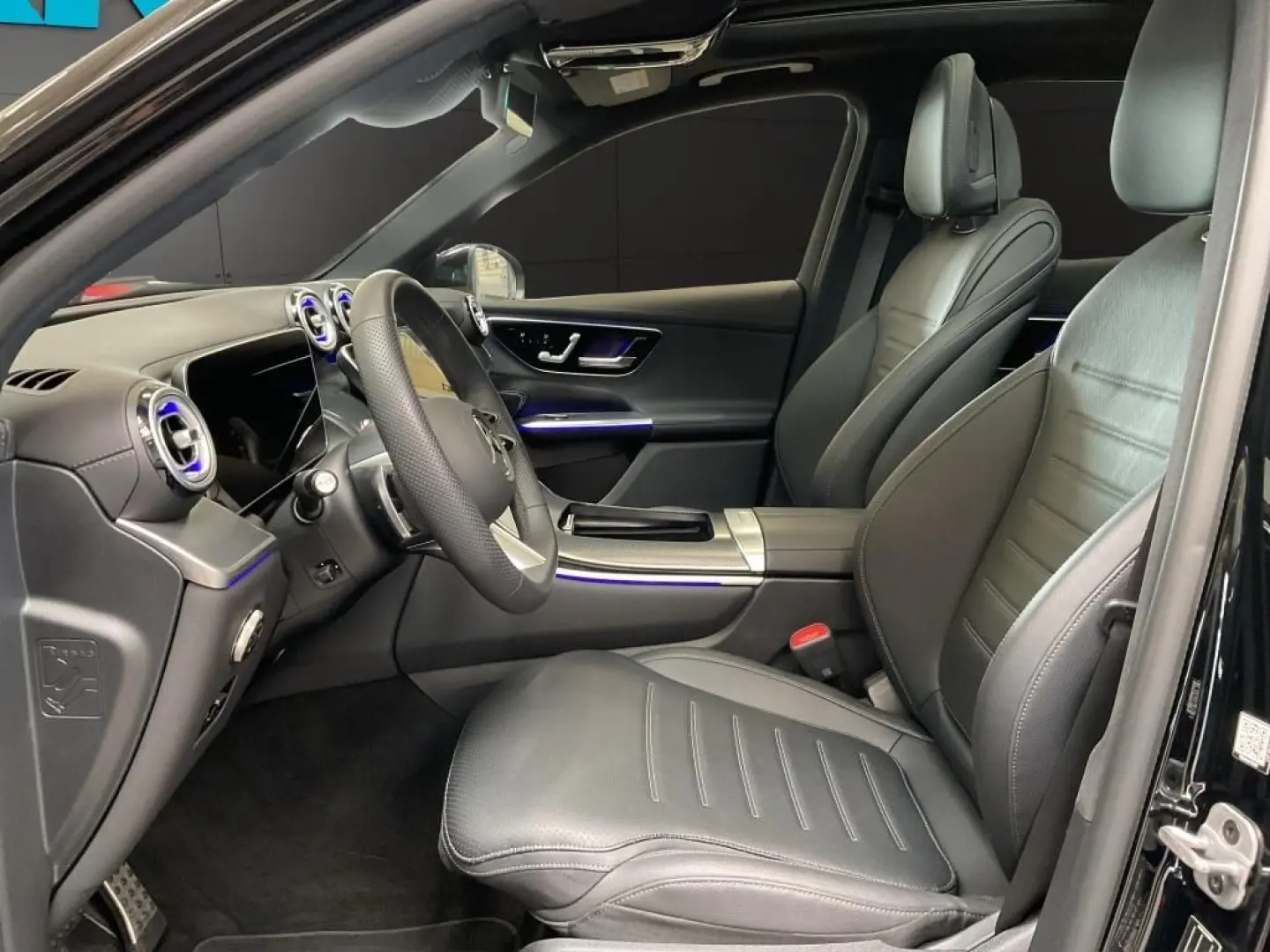 GLC300de 4M AMG DISTRONIC PANORAMA NAVI 360  VENTILATION