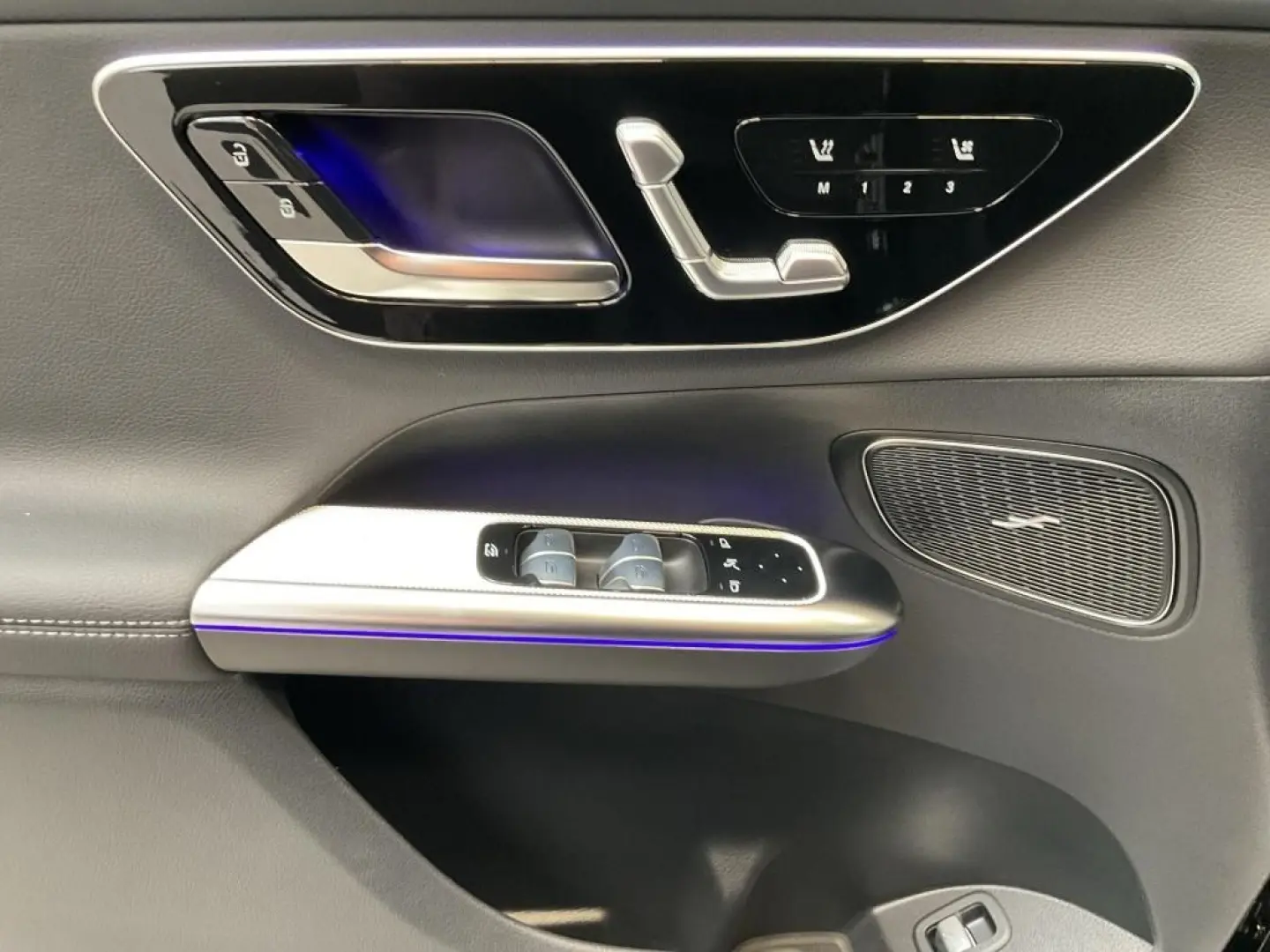 GLC300de 4M AMG DISTRONIC PANORAMA NAVI 360  VENTILATION