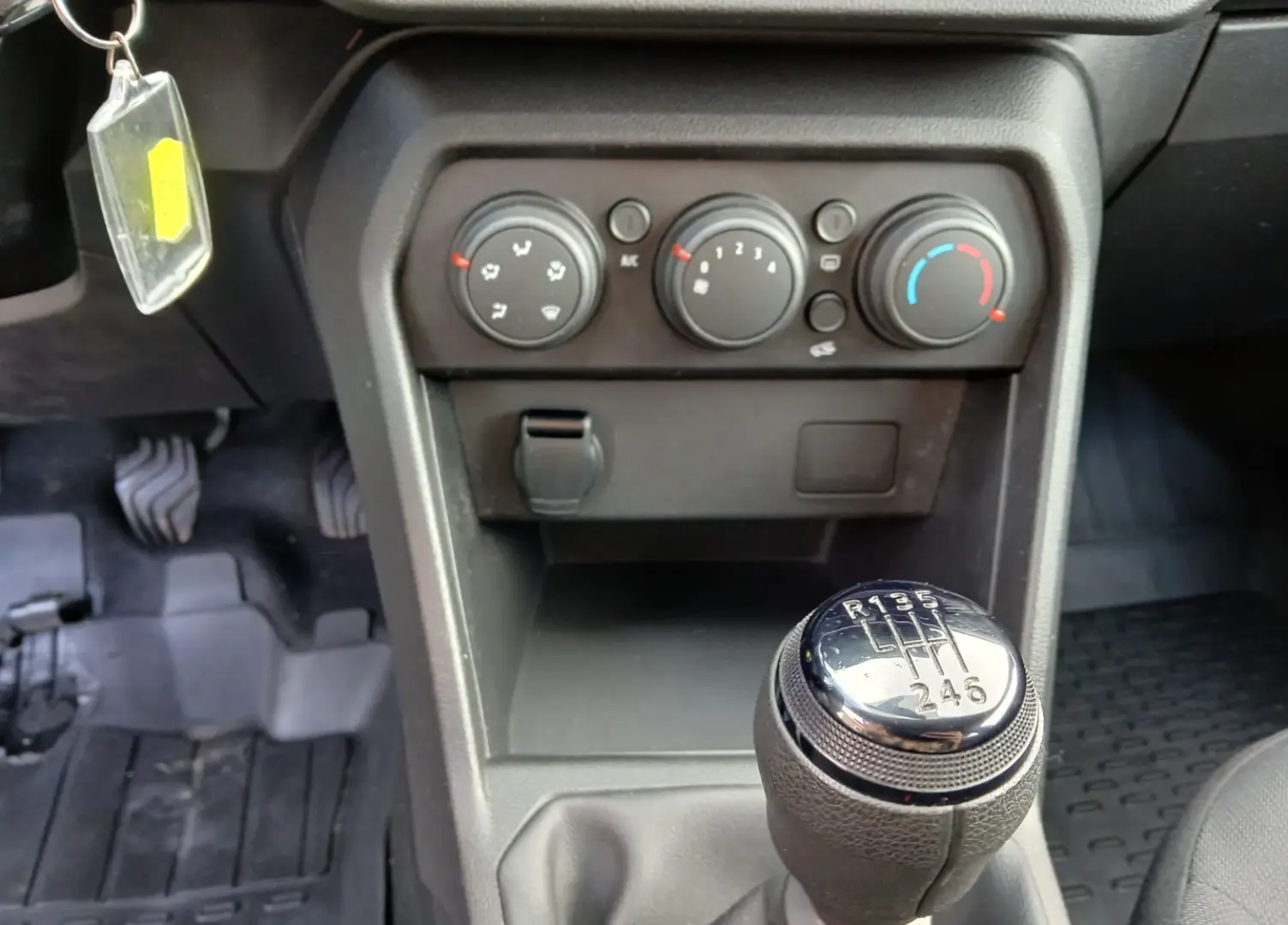 Dacia Logan TCe 90 Essential