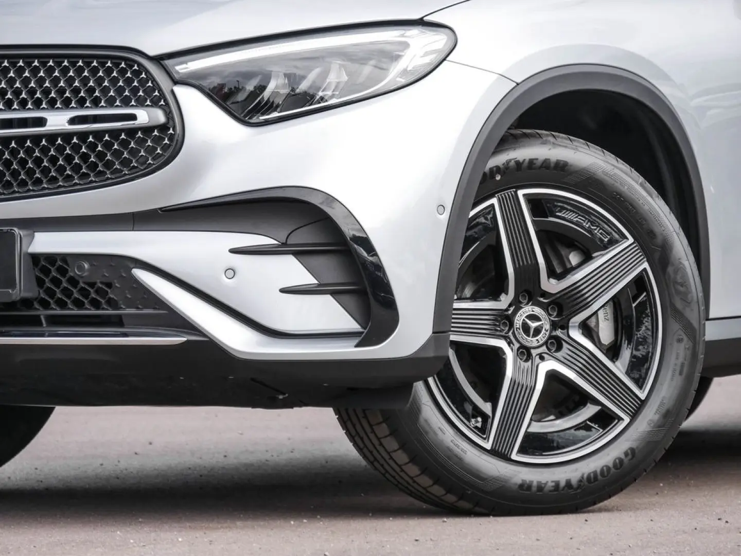 GLC 200 4MATIC |AMG|LED|NAVI|KEYL|PANO|AHK|KAM