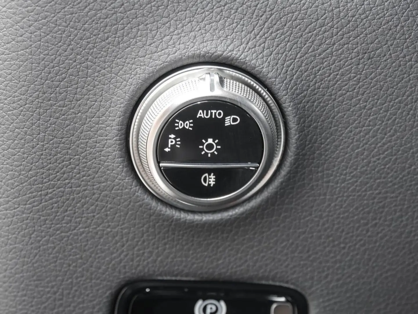 GLC 200 4MATIC |AMG|LED|NAVI|KEYL|PANO|AHK|KAM