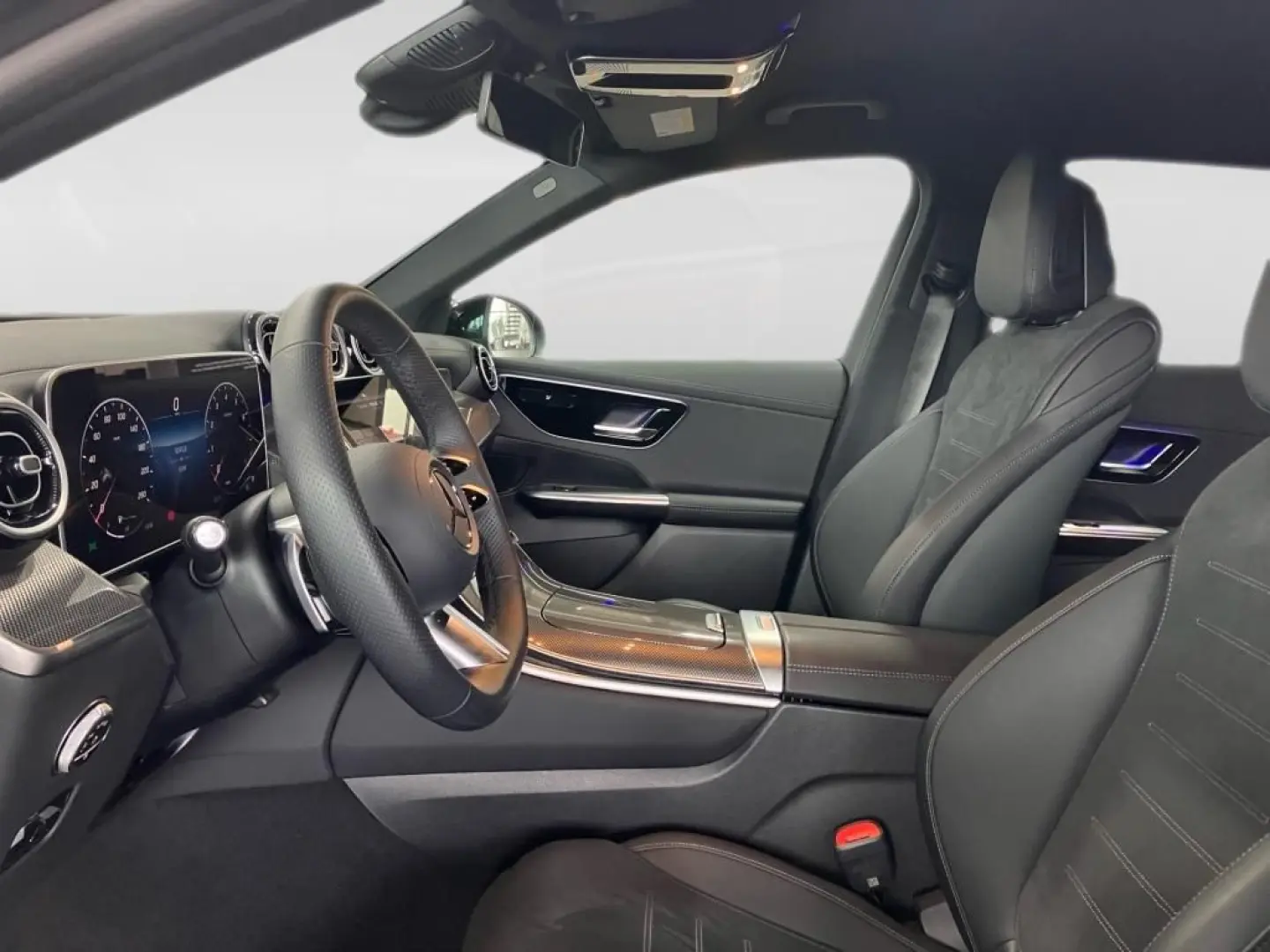 GLC 200 4M AMG-Line+Night+AHK+DISTRONIC+MBUX+LED