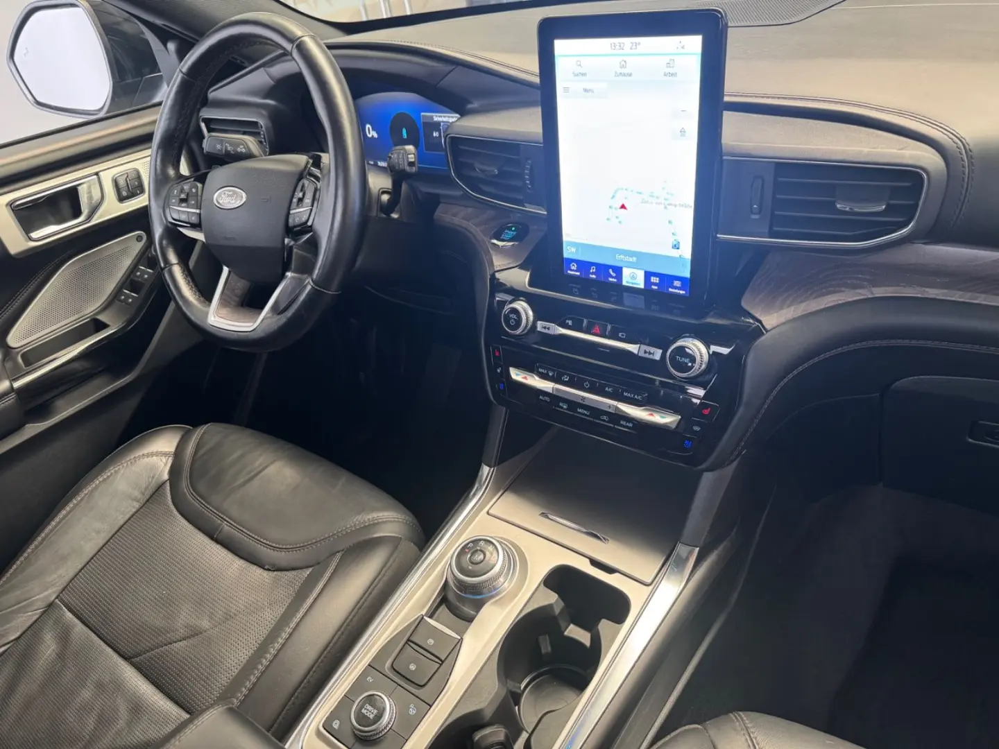 Explorer 3,0 l EcoBoost PHEV 4x4 Platinum/7-Sitz