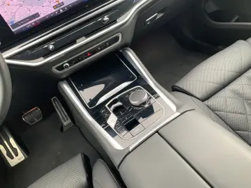 X6 M60i xDrive AHK|SkyLounge|Bowers&Wilkins