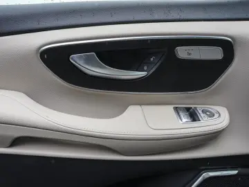 V 300d Avantgarde 4x4 lang AMG Pano AIRMATIC AHK
