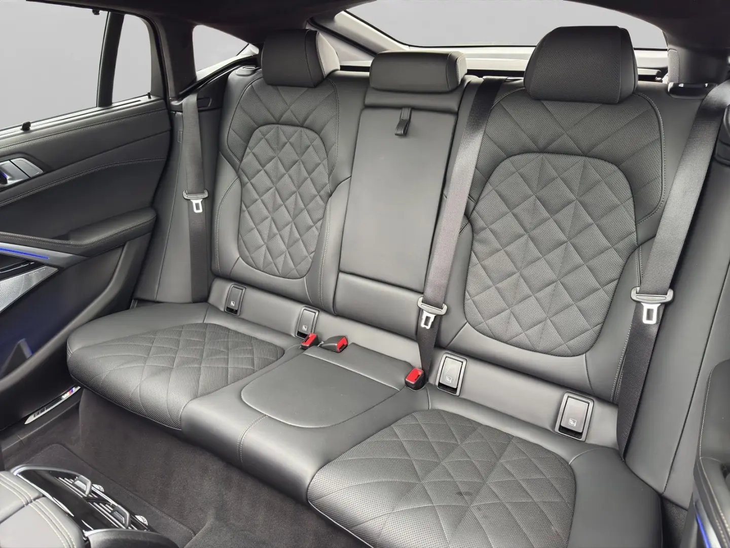 X6 M60i xDrive B&W HiFi Standheiz. Driving+Parki