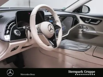 E 300 de EXCLUSIVE Distro+Pano+HAL+AIR+HYPER+