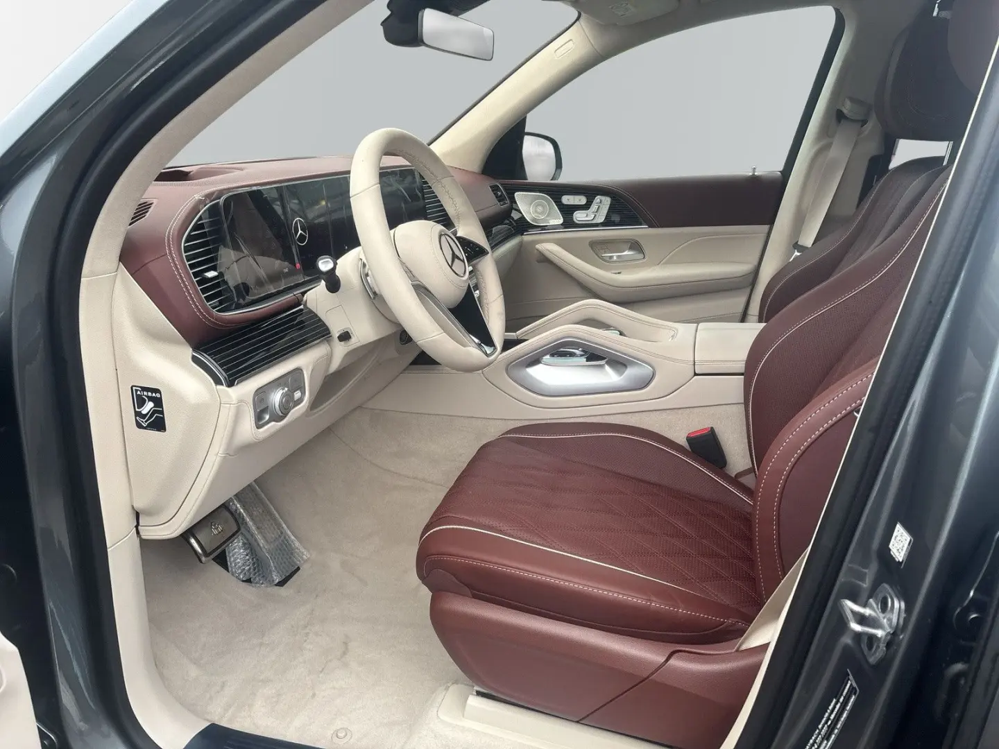 GLS 600 Maybach *5 Seats *MY25 *TV *Grey/Brown