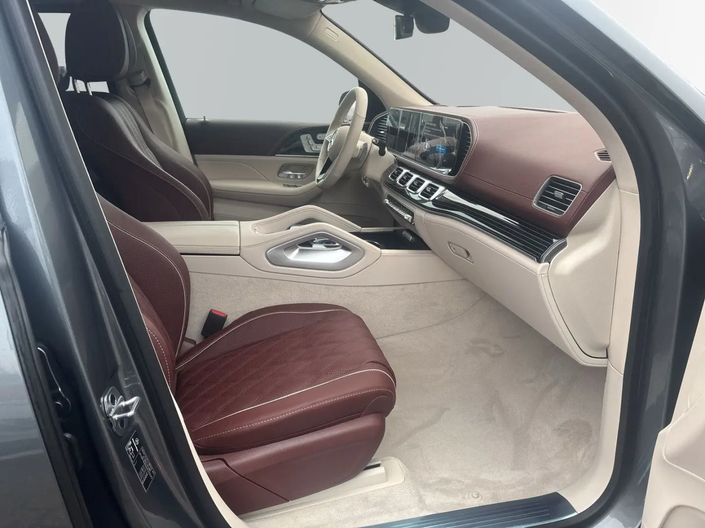 GLS 600 Maybach *5 Seats *MY25 *TV *Grey/Brown