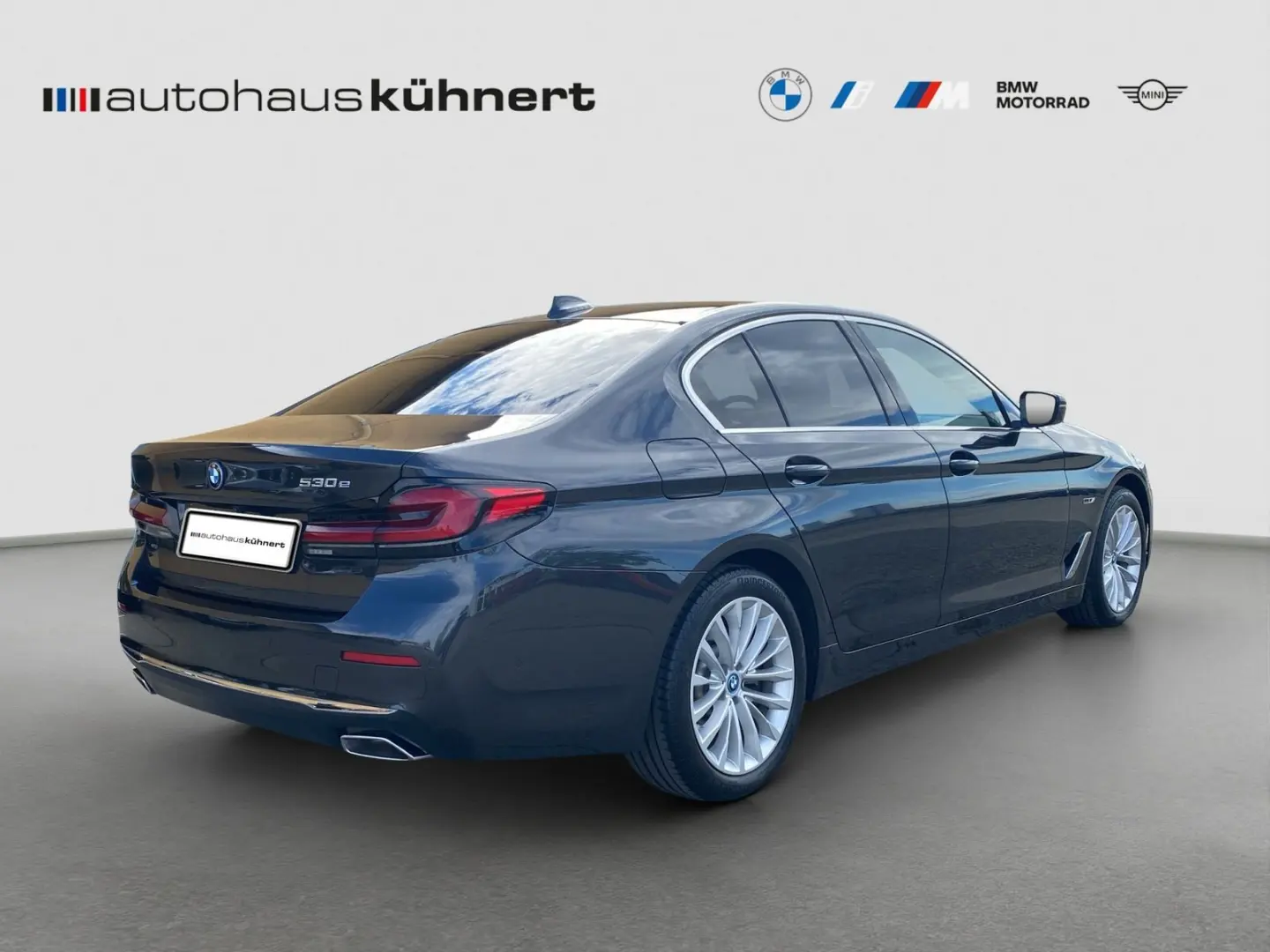 530e iPerformance Luxury Line ACC 360° 1. Hand L