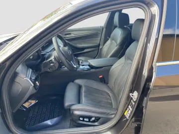 530e iPerformance Luxury Line ACC 360° 1. Hand L