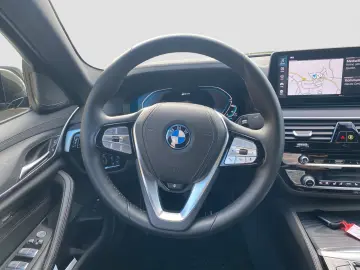 530e iPerformance Luxury Line ACC 360° 1. Hand L