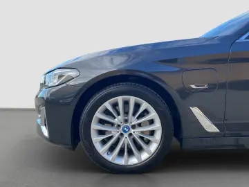 530e iPerformance Luxury Line ACC 360° 1. Hand L