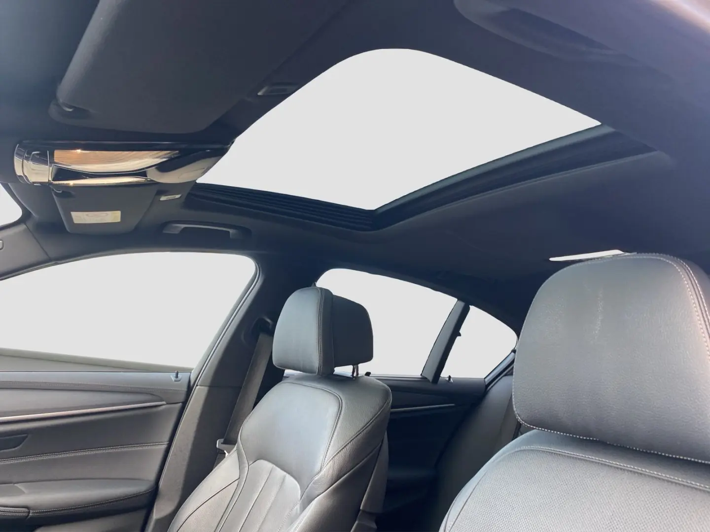 530e iPerformance Luxury Line ACC 360° 1. Hand L