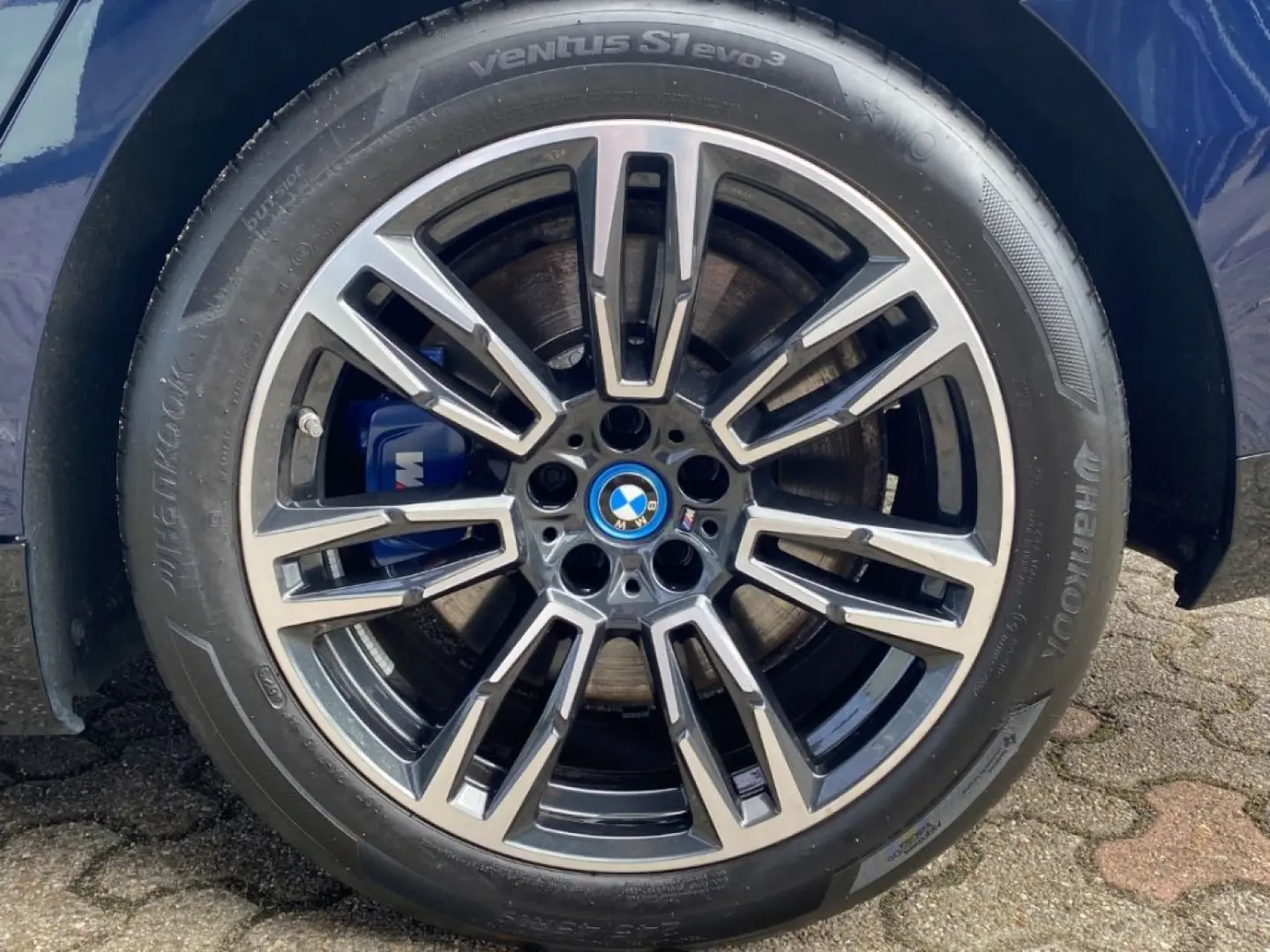 550 e xDrive Limousine M Sport AHK Pano Autob.-A