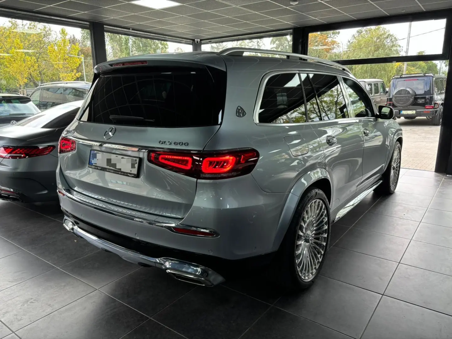 GLS 600 Maybach 4M- 3D- E Body- Fridge- TV