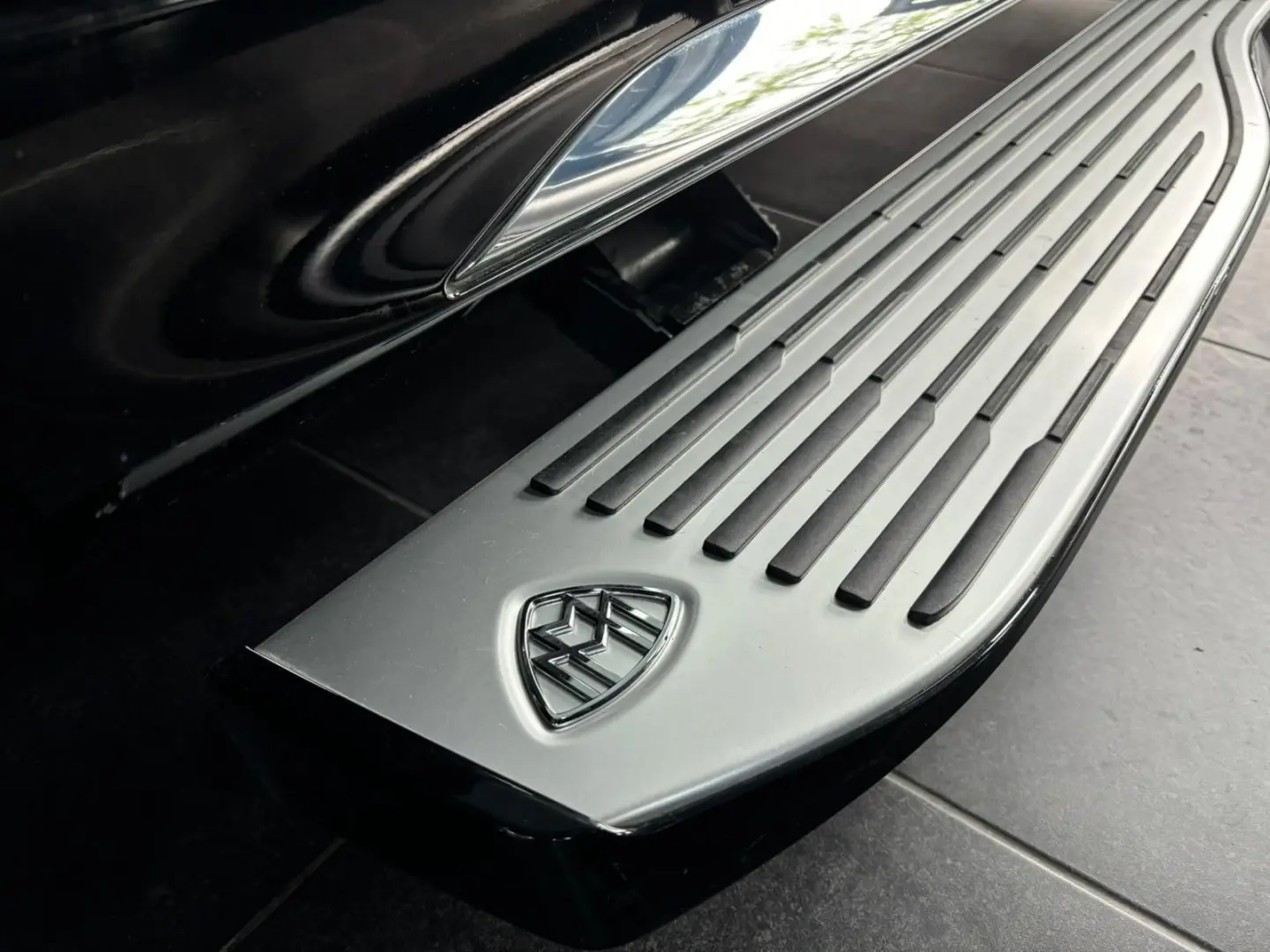 GLS 600 Maybach 4M- 3D- E Body- Fridge- TV