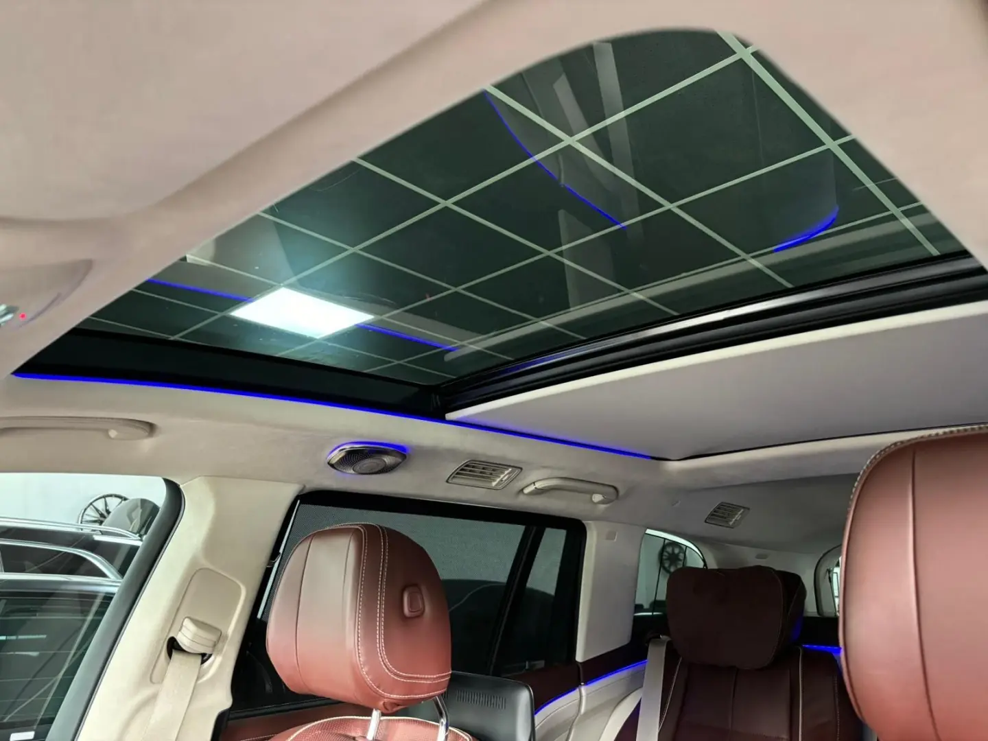 GLS 600 Maybach 4M- 3D- E Body- Fridge- TV