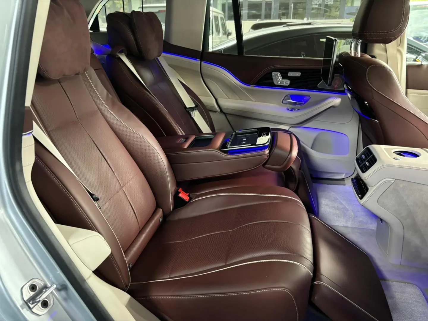 GLS 600 Maybach 4M- 3D- E Body- Fridge- TV