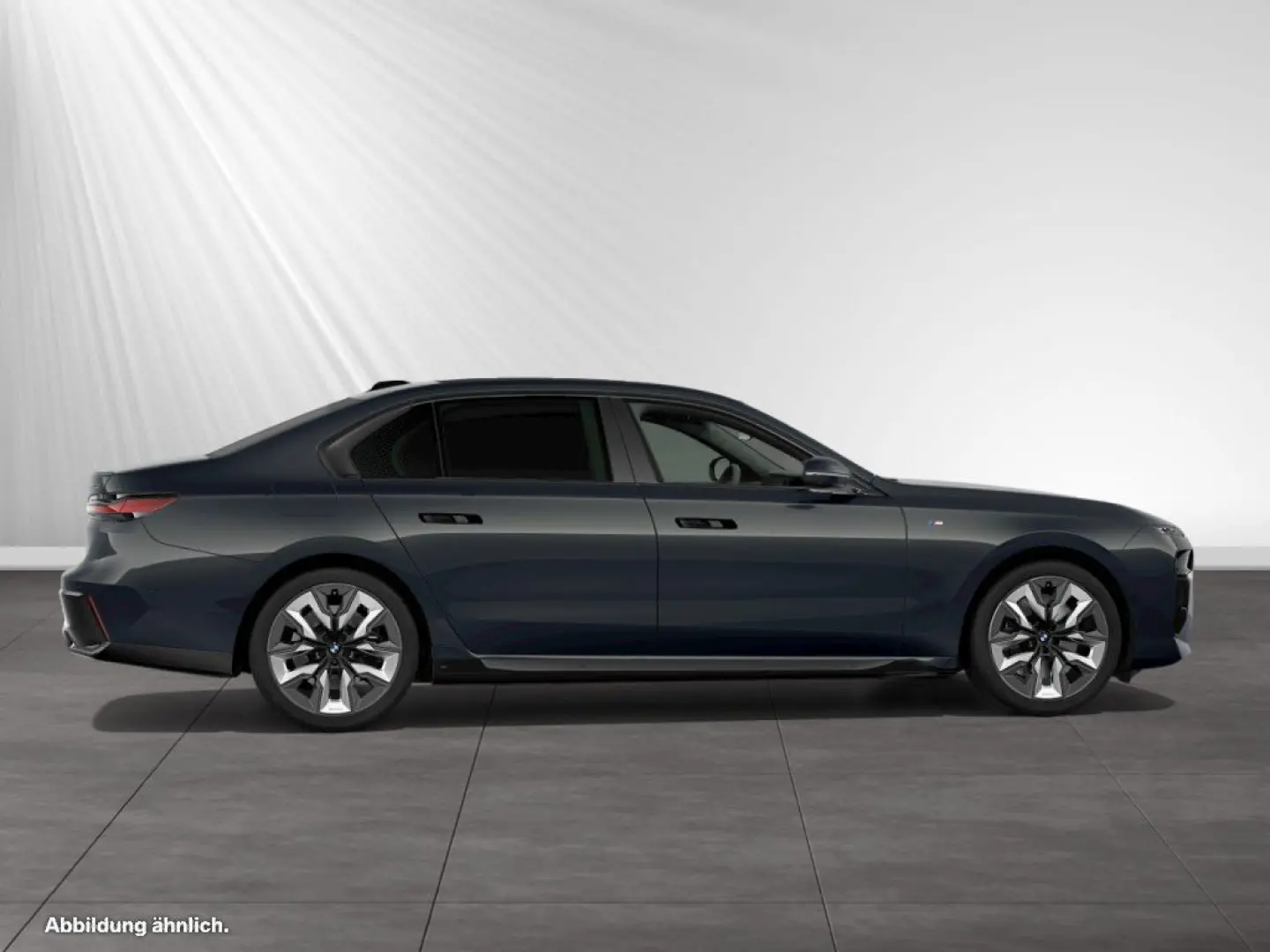 750e xDrive M Sport Pro|TV-Fond-Entertainment
