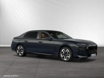 750e xDrive M Sport Pro|TV-Fond-Entertainment