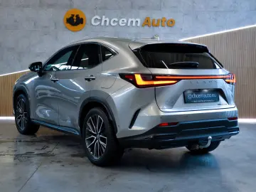 NX 450h+ Luxury AWD