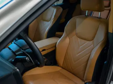 NX 450h+ Luxury AWD