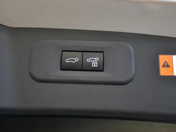 NX 450h+ Luxury AWD