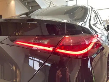 GLC 200 4M EDITION AMG-Line+Night+AHK+DISTRONIC
