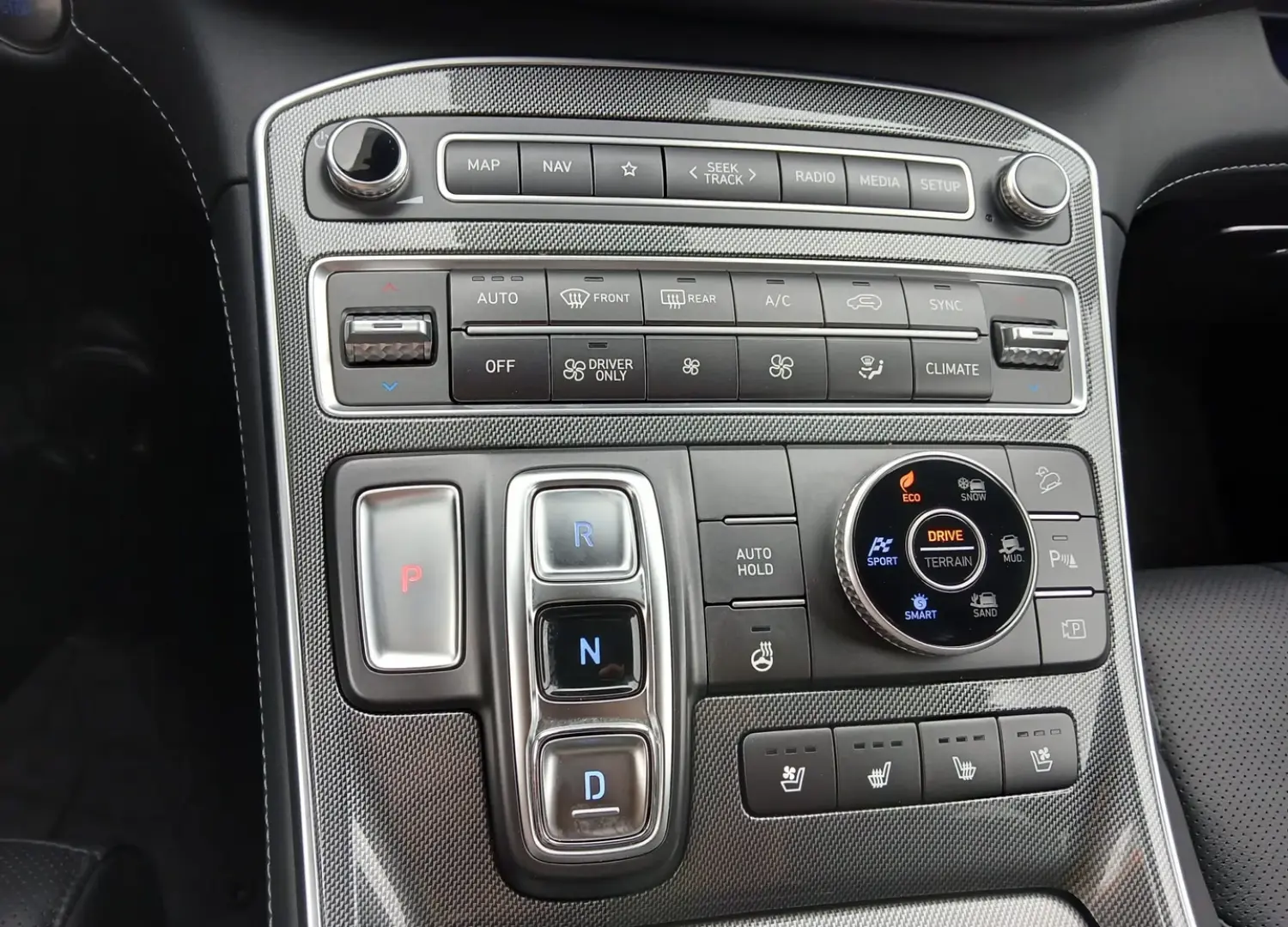 Hyundai Santa Fe Hybrid 4WD 6AT Luxury
