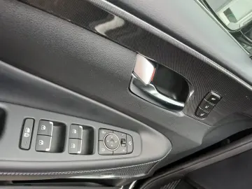 Hyundai Santa Fe Hybrid 4WD 6AT Luxury