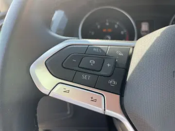Tiguan 1,5 TSI Move Navi LED SHZ Kamera ACC
